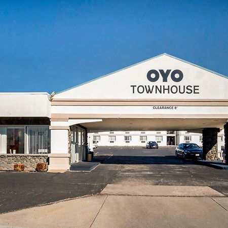 Oyo Townhouse Dodge City Ks Bagian luar foto