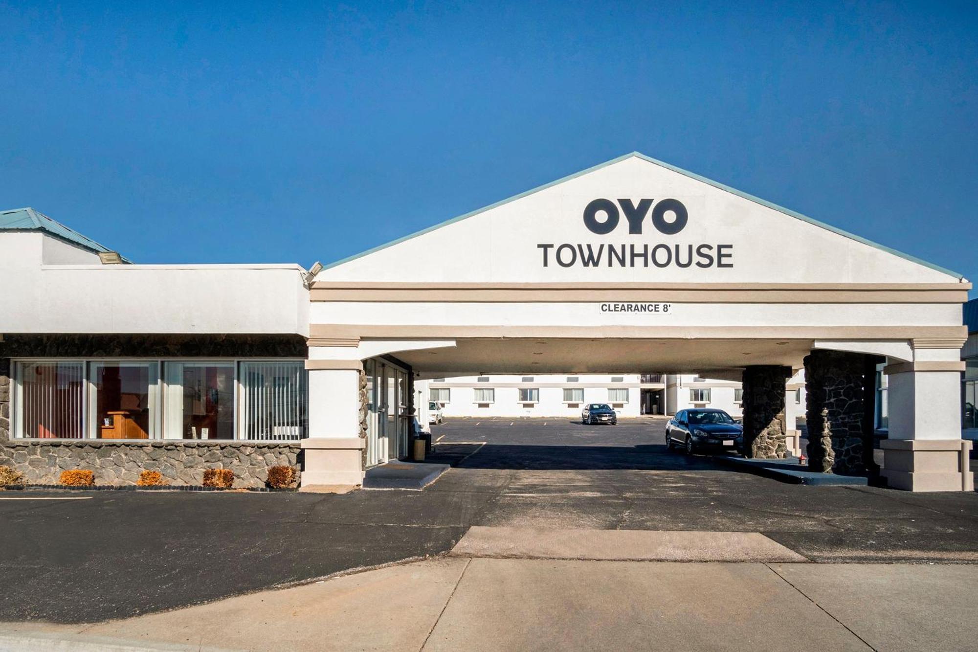 Oyo Townhouse Dodge City Ks Bagian luar foto
