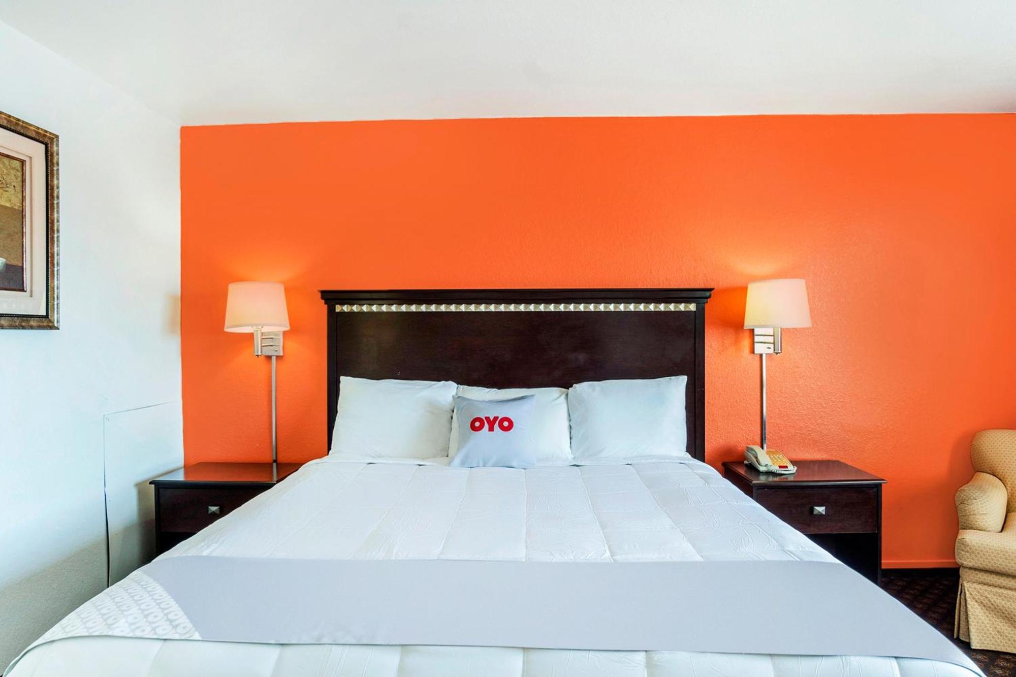 Oyo Townhouse Dodge City Ks Bagian luar foto
