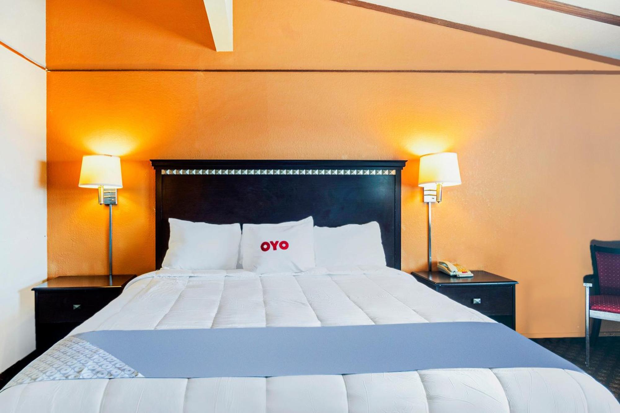 Oyo Townhouse Dodge City Ks Bagian luar foto