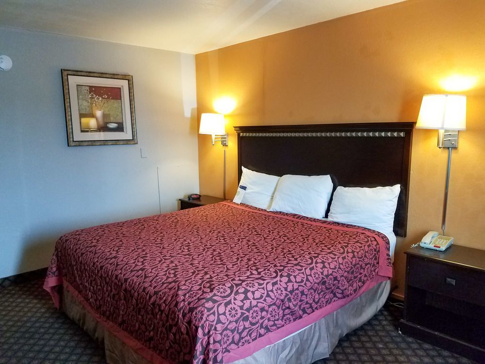 Oyo Townhouse Dodge City Ks Bagian luar foto